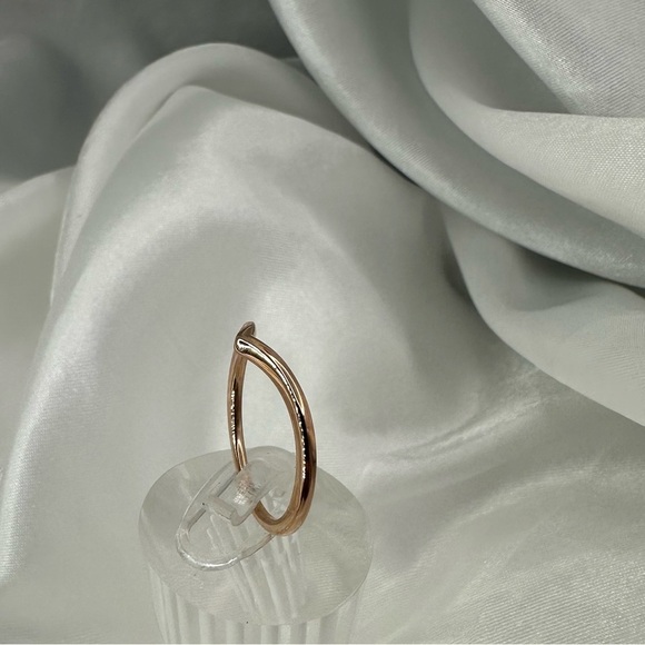 Pandora Polished Wishbone Ring – Size 54 / US 7 | Classic V-Shape Stacking Ring - Picture 5 of 10